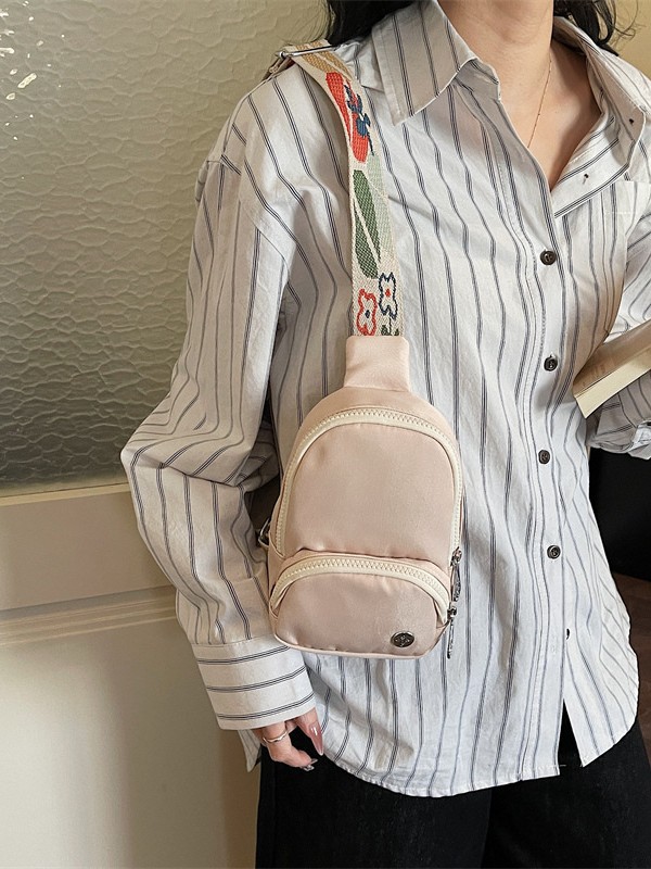Bolso de tendencia coreano para mujeres 2026 verano nuevo estilo de moda ligero y simple bolso de hombro nicho bolso de pecho super caliente image 3