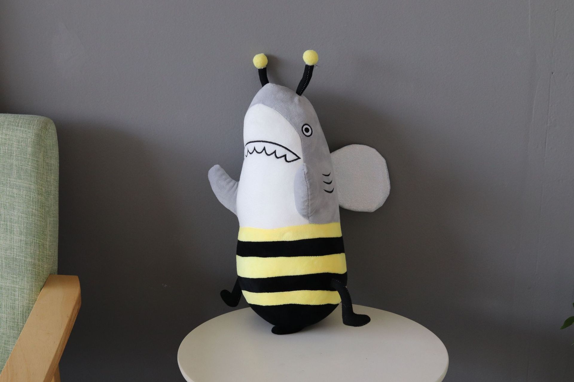 恶搞鲨鱼和蜜蜂公仔shark鲨bee玩偶毛绒玩具鲨骑马抱枕生日礼物-阿里巴巴
