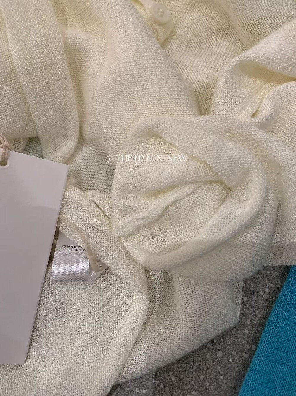 Áo khoác cardigan nữ cổ tròn chất liệu tre đũi chống nắng mỏng nhẹ — Đỏ thẫm, Xám cacbon, trắng ngà, xanh nhạt chi tiết 13