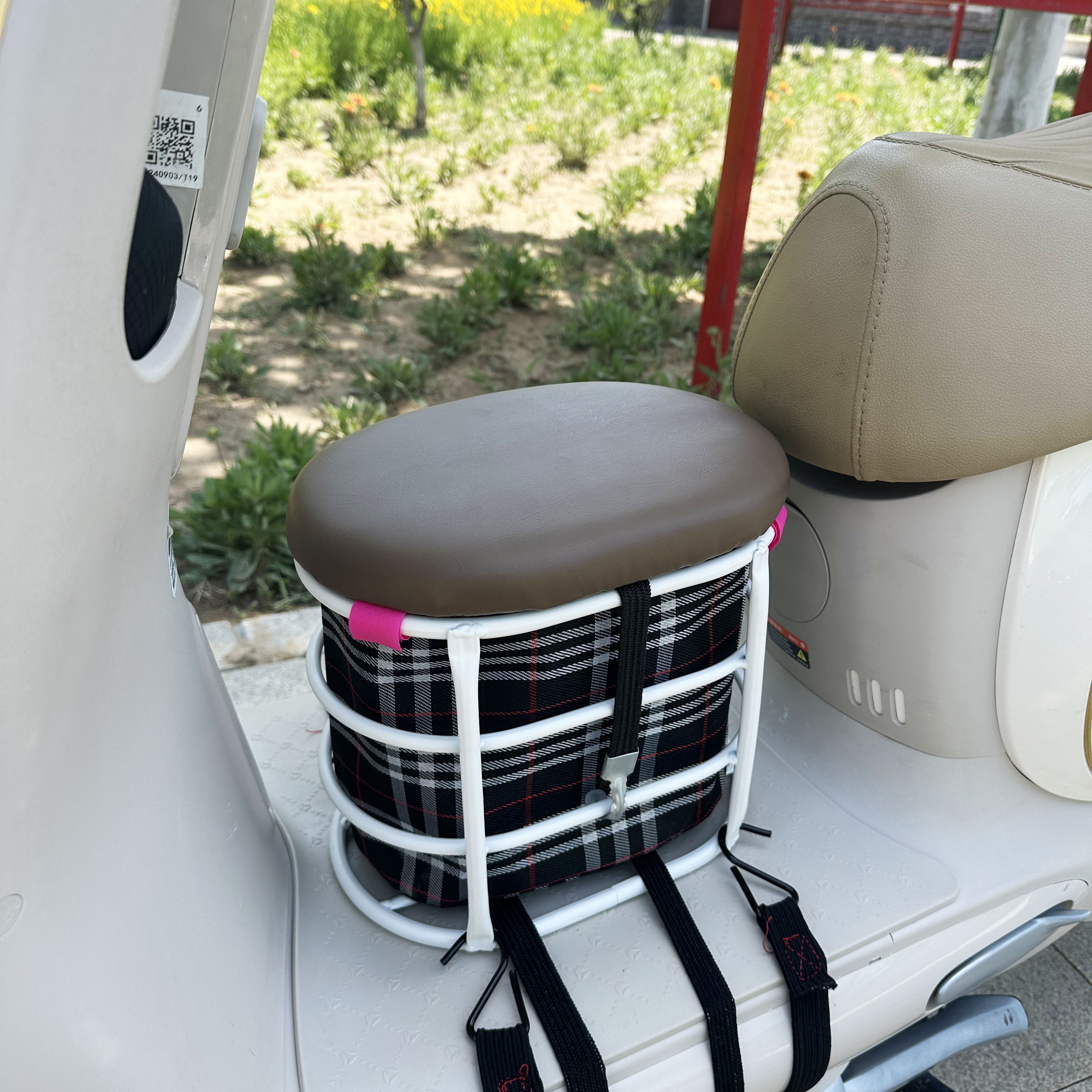 Suitable for Electric Motorcycles, Large Electric Scooters, Foldable Small Stools, Electric Vehicle Child Seats, Front-Mounted Storage