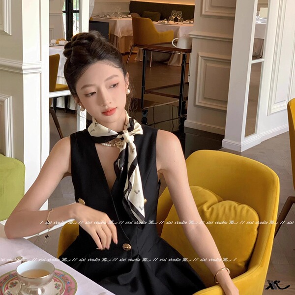 Elegant scarf