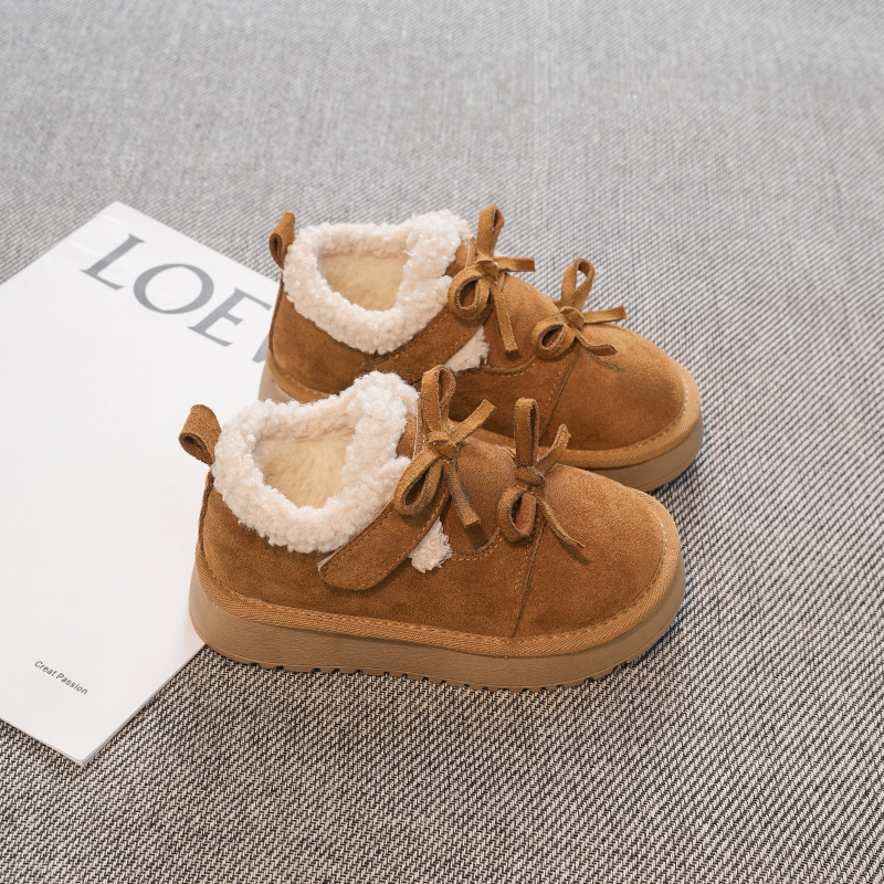 Zapatos de algodón para niñas y veludo para niños calentados zapatos de nieve de invierno 2026 nuevos zapatos de moda de invierno para bebés de niñas