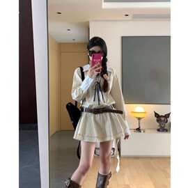 法式条纹v领长袖连衣裙女秋冬季小个子设计感小众度假风短裙跨境