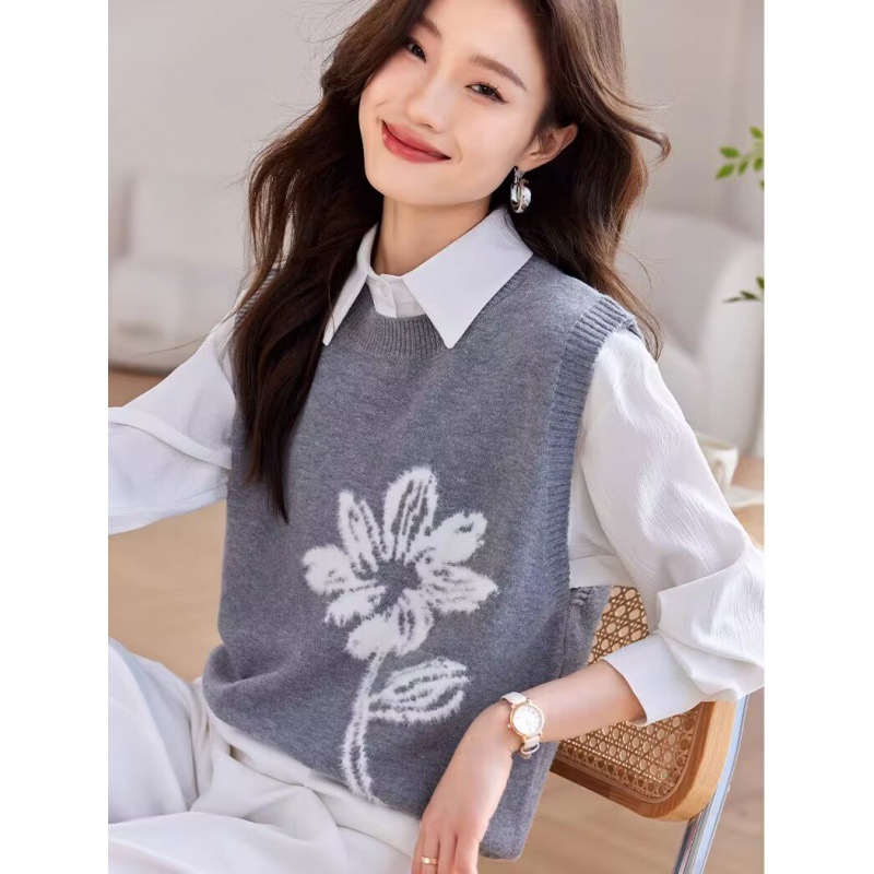 Knitted vest