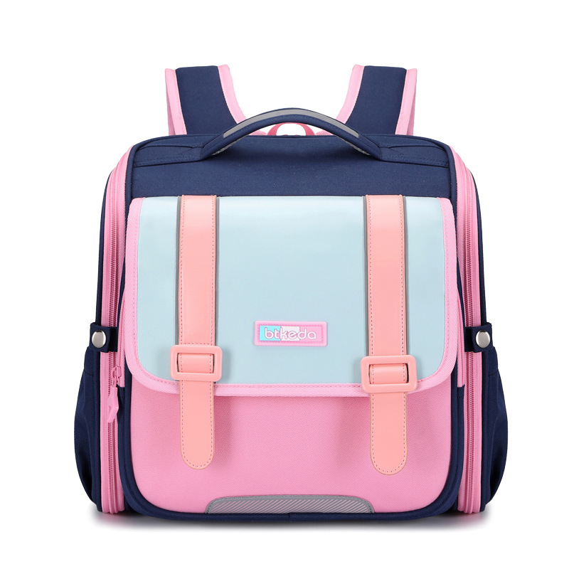 かばんの小学生の女の子の横版の一二三から六年生は背もたれの子供のリュックサックの肩のベルトを背負って超軽いです。|undefined