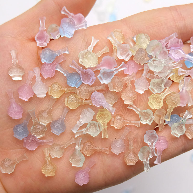 2024 new manicure accessories color embossed resin mini vase ins wind transparent flower arrangement vase ornament 4