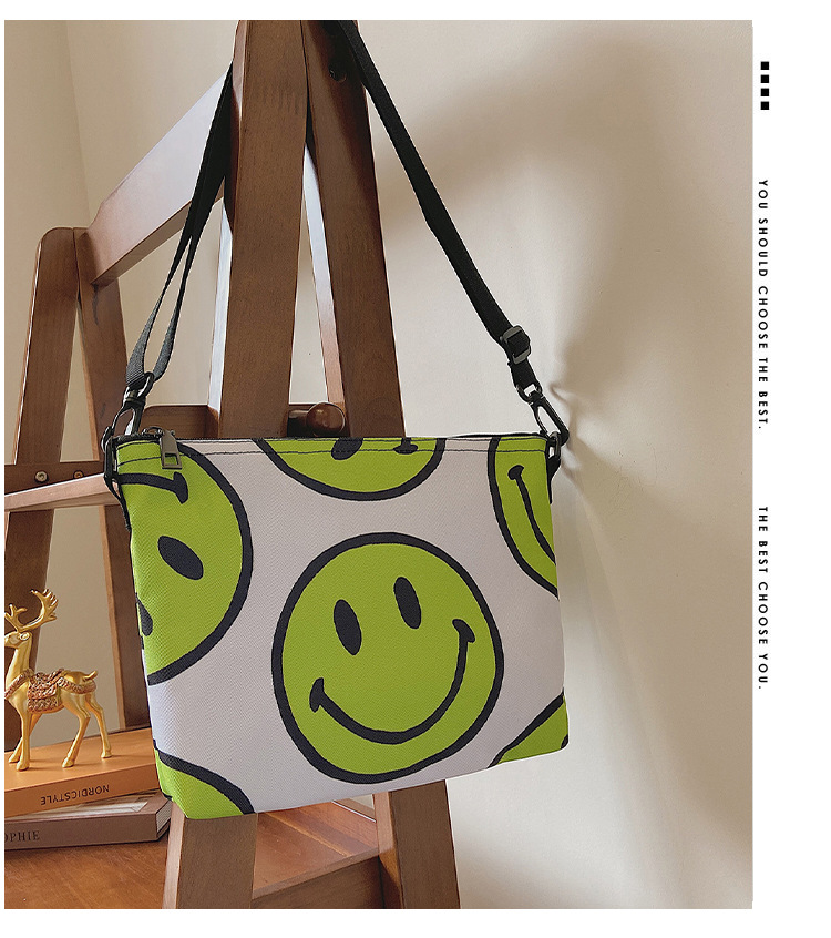 Großhandel Große Kapazität Smiley-muster Schulter Canvas Tasche Nihaojewelry display picture 26