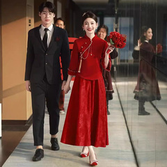 妊婦の敬酒服の花嫁の赤いチャイナドレスの新しい中国式の朝の服はお腹を遮ります。
