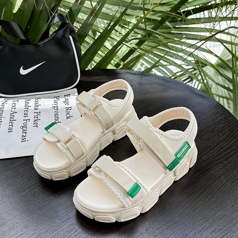 Fashionable sandals platform