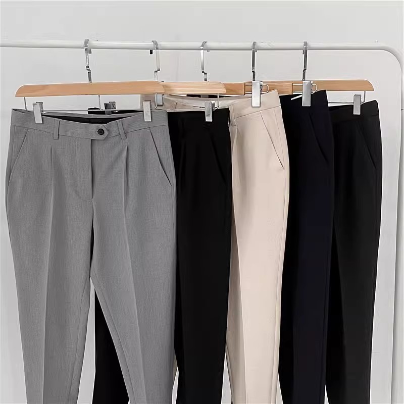 Summer trend casual trousers for leisure