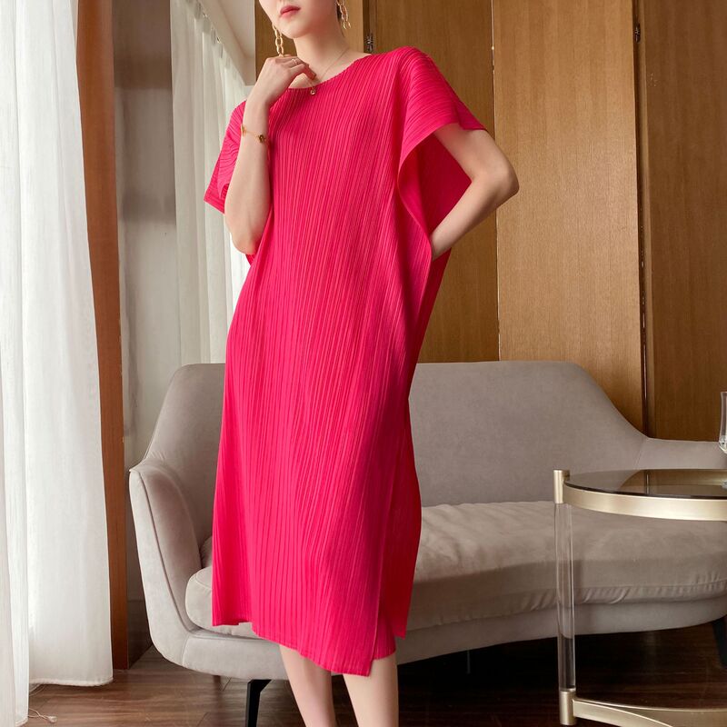 Counter Quality 2024 Summer Classy Pleated Fashionable Asymmetrical Loose Large Size Goddess Style Dress Pleats Counter Quality 2024 Summer Classy Pleated Fashionable Asymmetrical Loose Large Size Goddess Style Dress Pleats