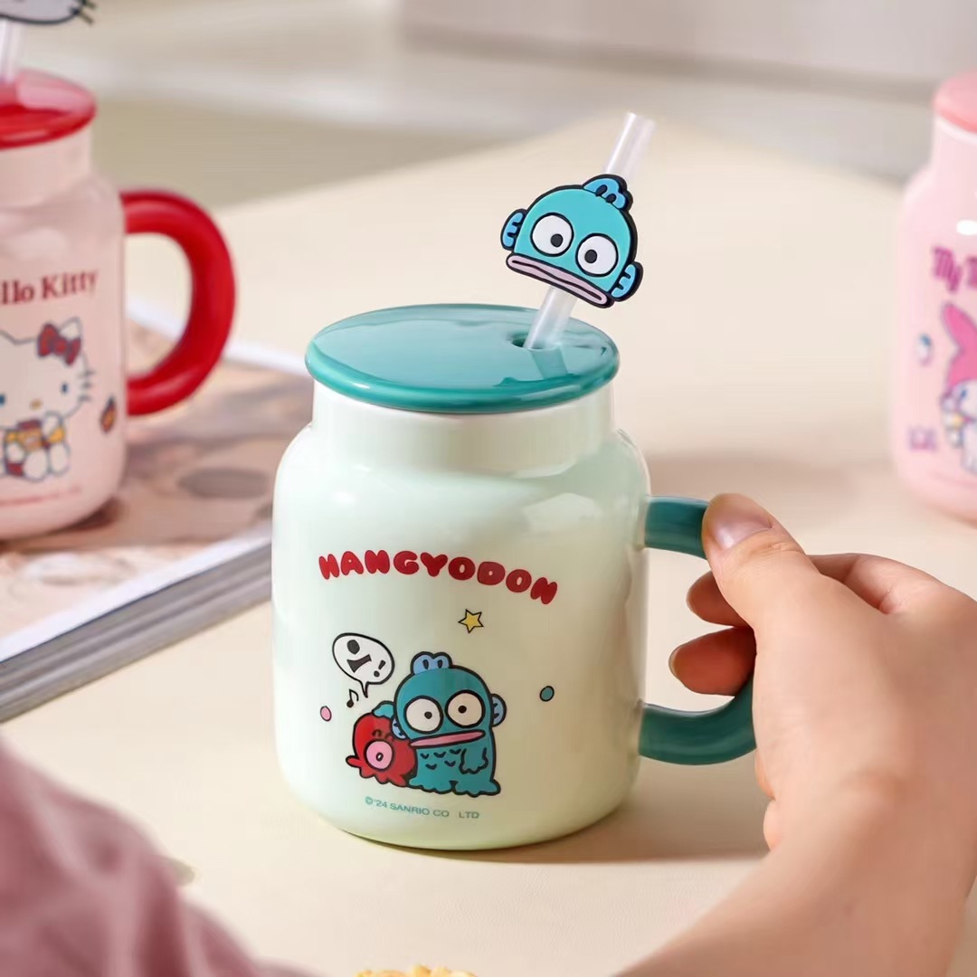 Auténtica licencia Sanrio tazas de cerámica de alto valor, tazas de agua de paja, tazas de café de muñecas de dibujos animados.