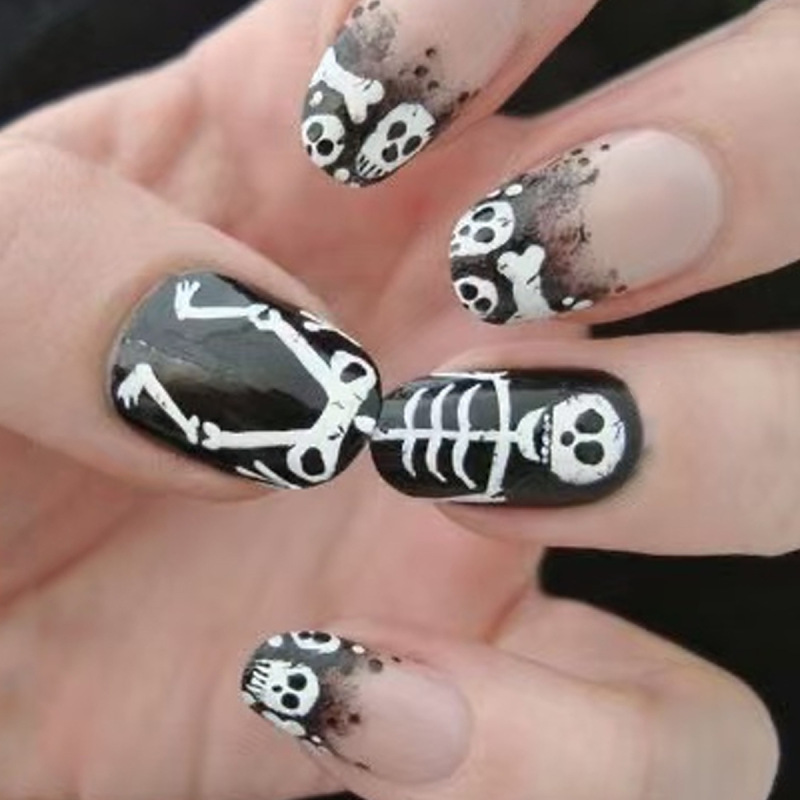Halloween Black and White Skull Gradient Skin Color Matte Wearable Manicure Fake Nails Short Oval Pressed Nails Halloween Black and White Skull Gradient Skin Color Matte Wearable Manicure Fake Nails Short Oval Pressed Nails