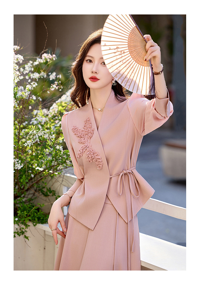 Bộ áo khoác thêu hoa nổi và chân váy midi hai mảnh mùa xuân hè 2025 JX2513 — Màu hồng, Màu đỏ chi tiết 23