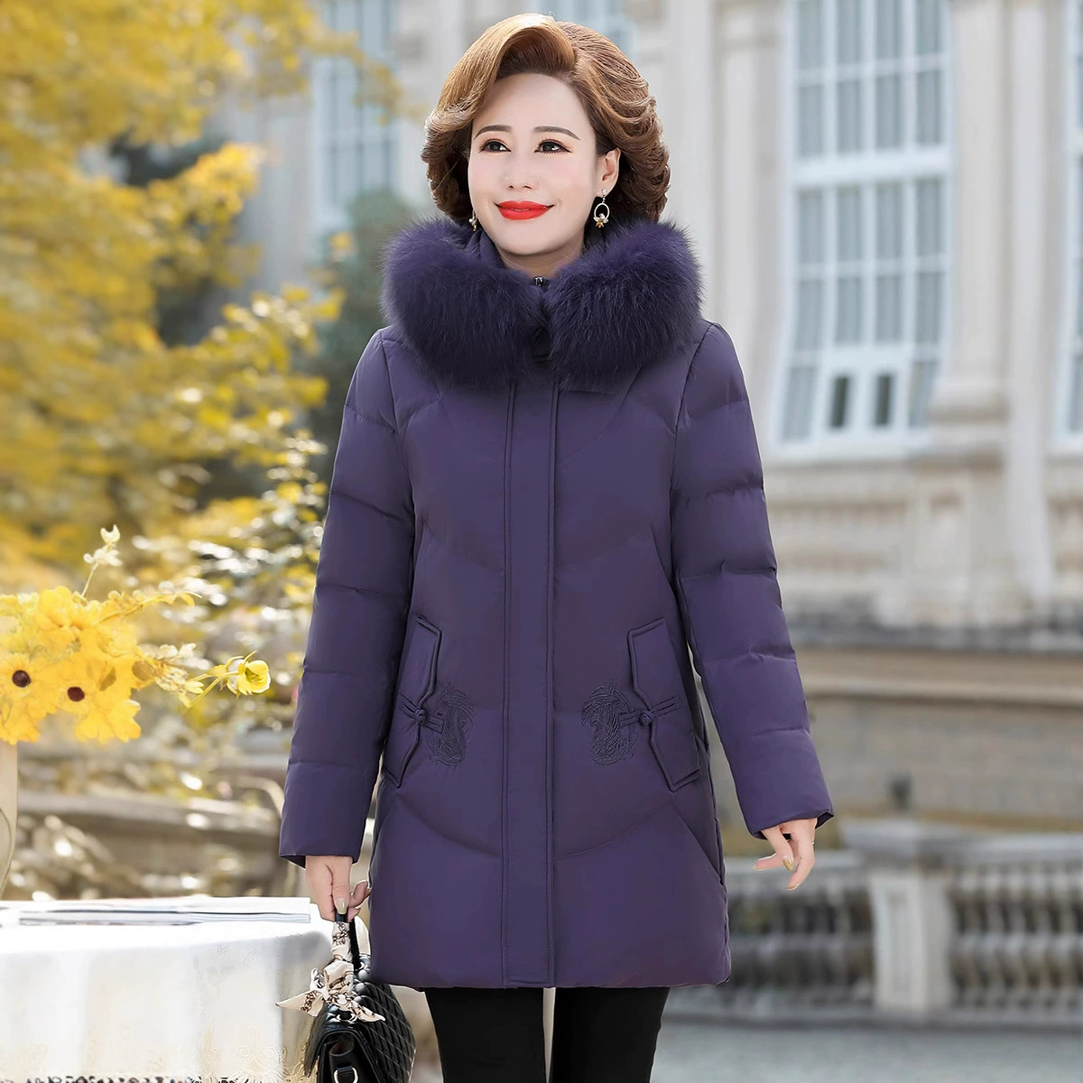 2024 новая мама пуховик женский средний и длинный толстый средний и пожилой повседневный пух плюс размер до колен шерстяной воротник зимняя одежда