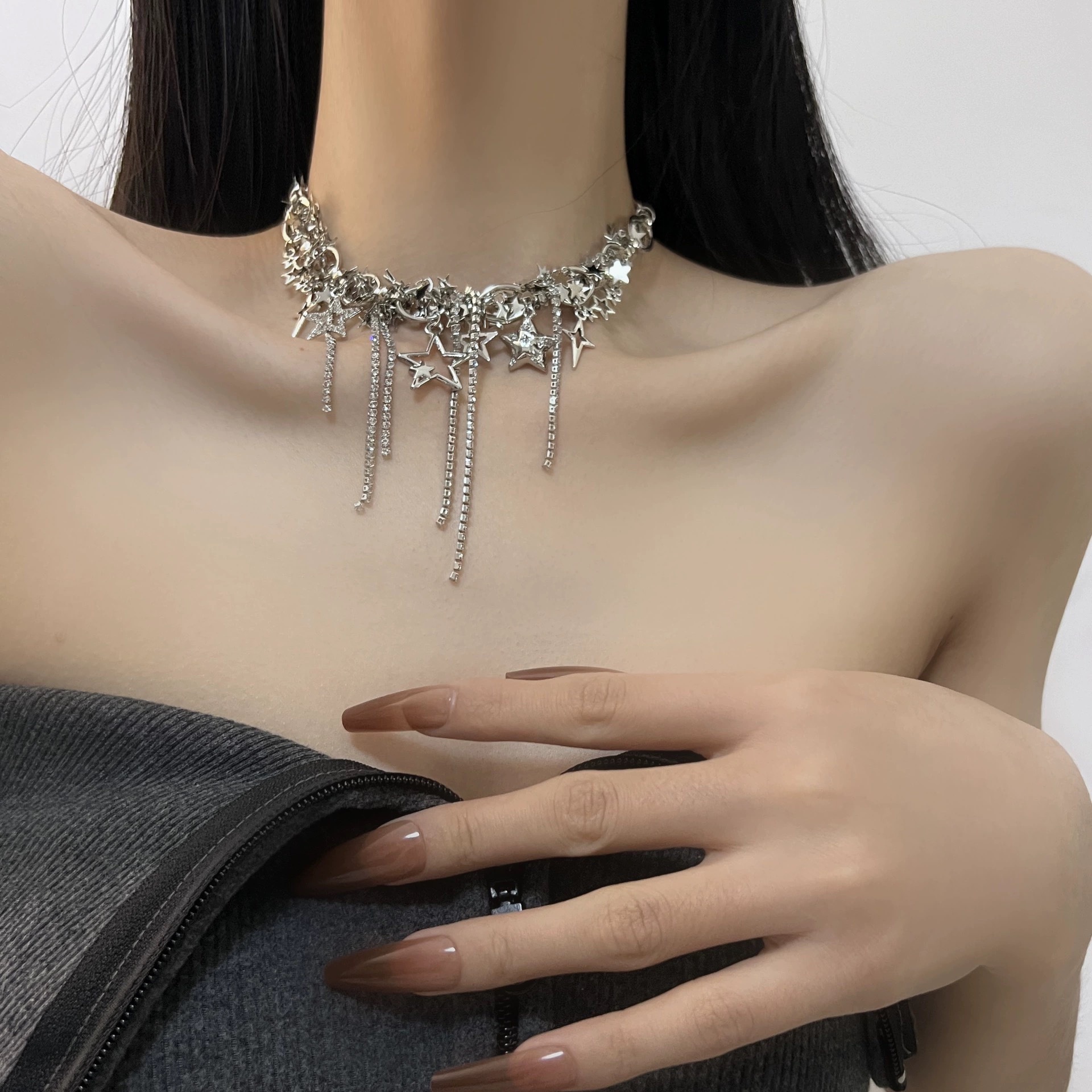 Girocollo choker con stelle e diamanti per donna elegante sera_voghion.com