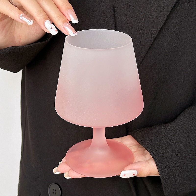 Taza de polvo gradiente francesa, copa de vidrio de alto valor de estilo ins, sensación de atmósfera, copa de champán, copa de vino, copa de bebida
