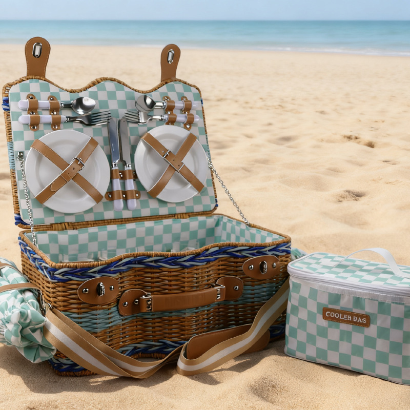 Comercio exterior de alta calidad imitación de caña de plástico trenzado canasta de picnic canasta de almacenamiento de cuatro personas canasta de picnic con almohadilla de picnic