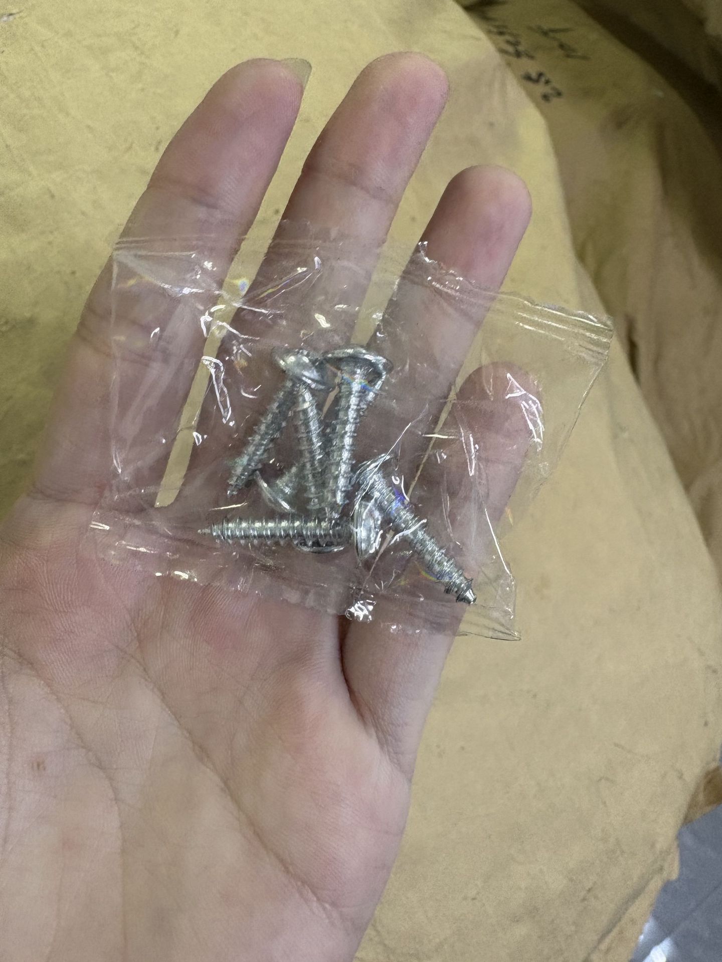 Pack of 6 large screws (for 2-3inch use)