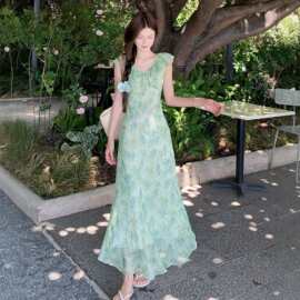 度假风海边小飞袖绿色碎花长裙子女夏季甜美V领系带飘逸连衣裙