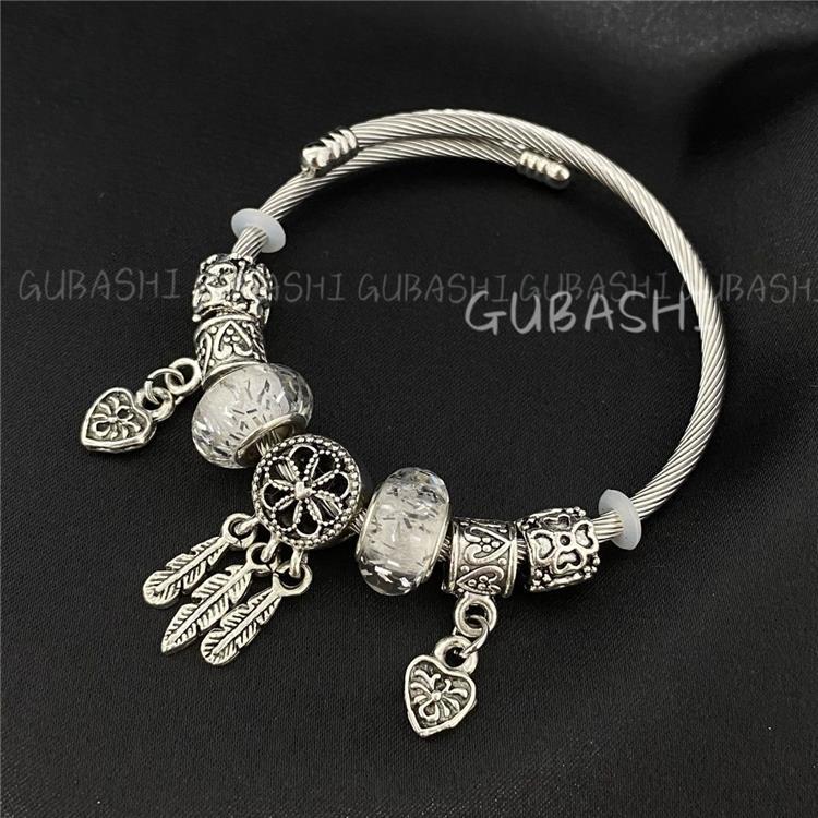 La pulsera de acero de titanio diy no se desvanece, alta gama, accessible, de lujo, retro, simple, ins, nicho fugitivo, princesa, ajustable, artístico femenino