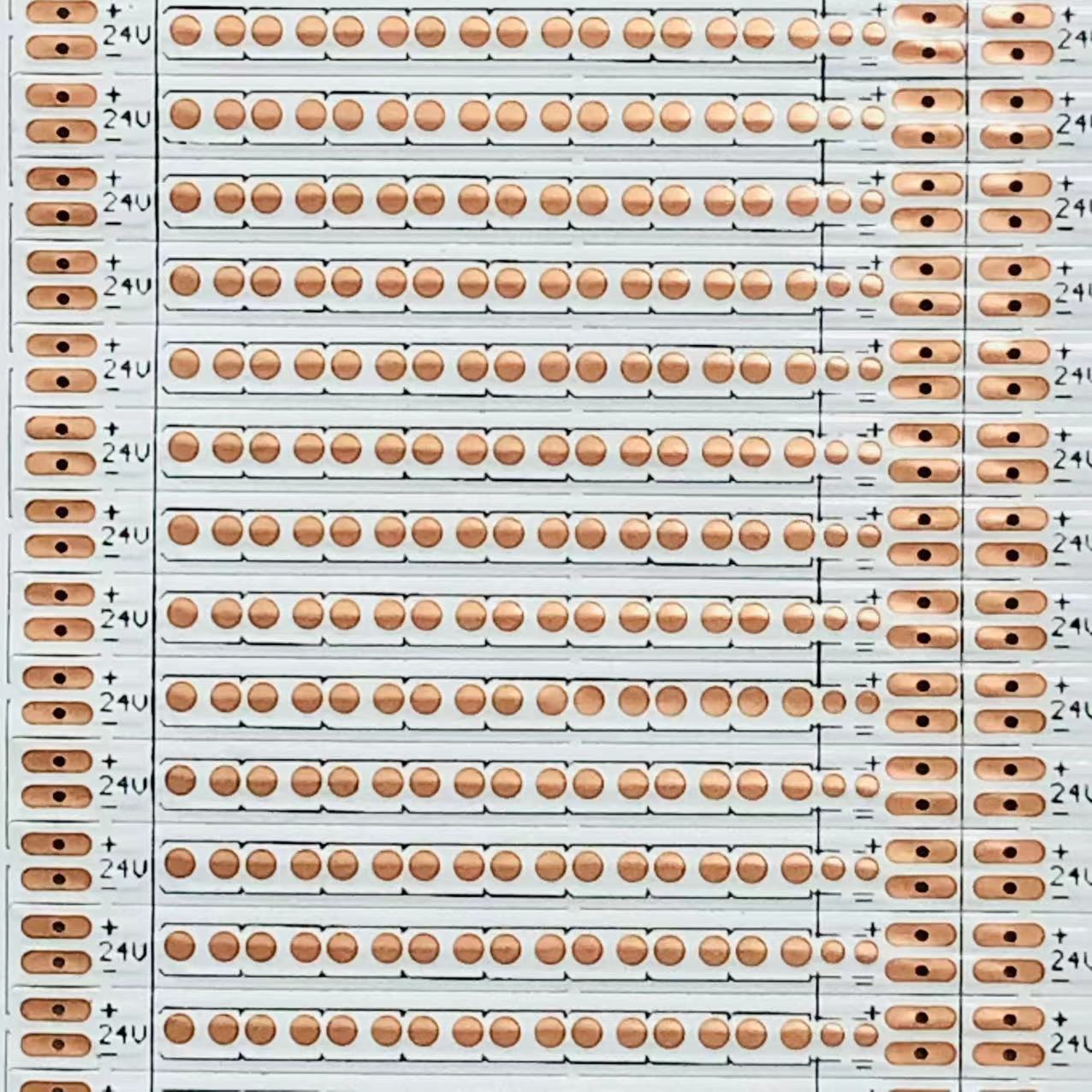 FPC柔性线路板2835 24V 8D 500*3.5=12 41.67*3.5*12*21=252PCS