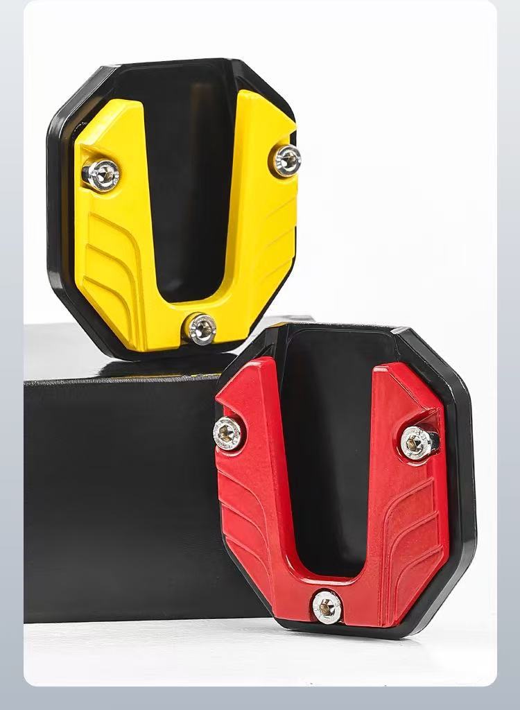 Single-sided support foot pad for electric vehicles, anti-slip, enlarged aluminum alloy base, suitable for modification of electric scooters