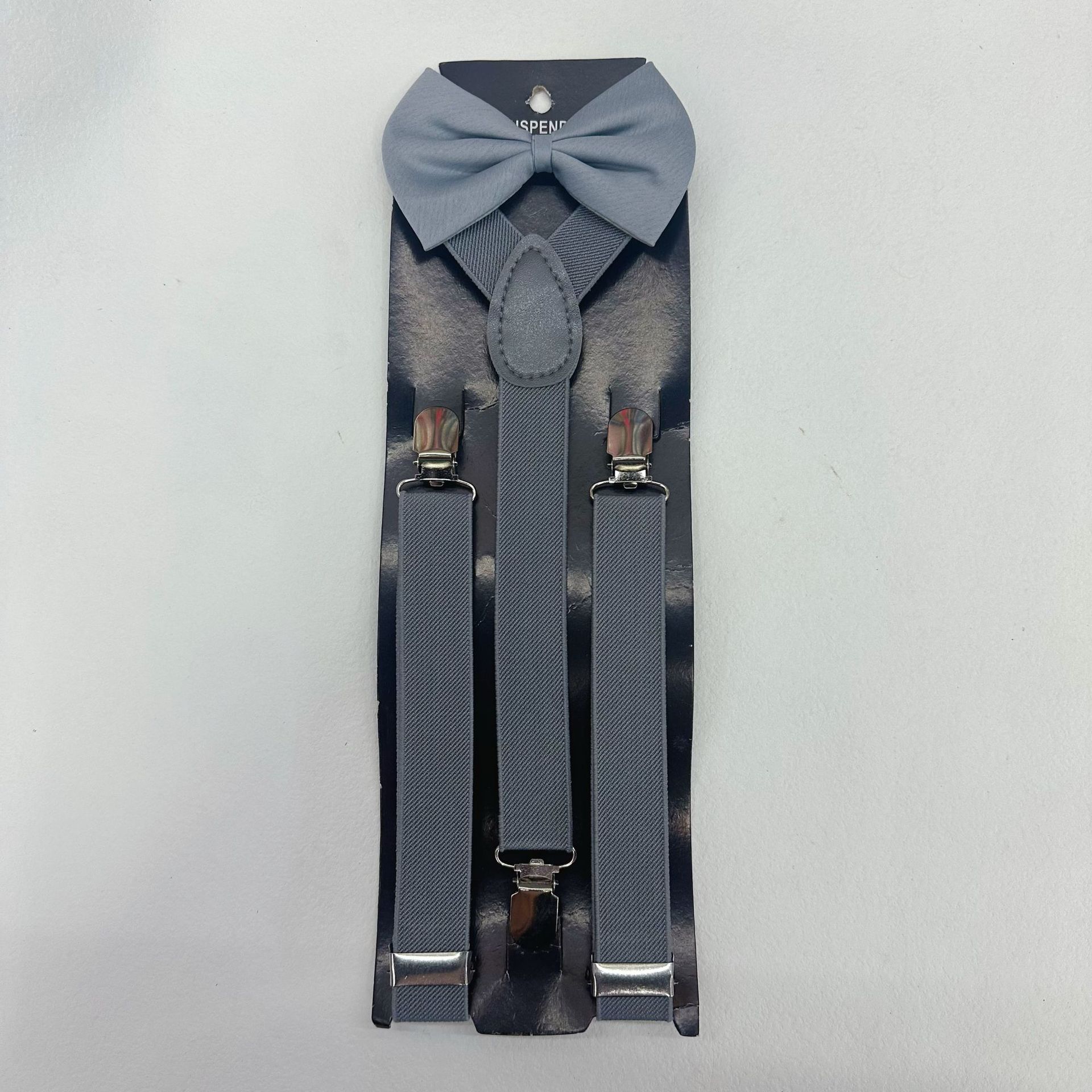 Серый костюм