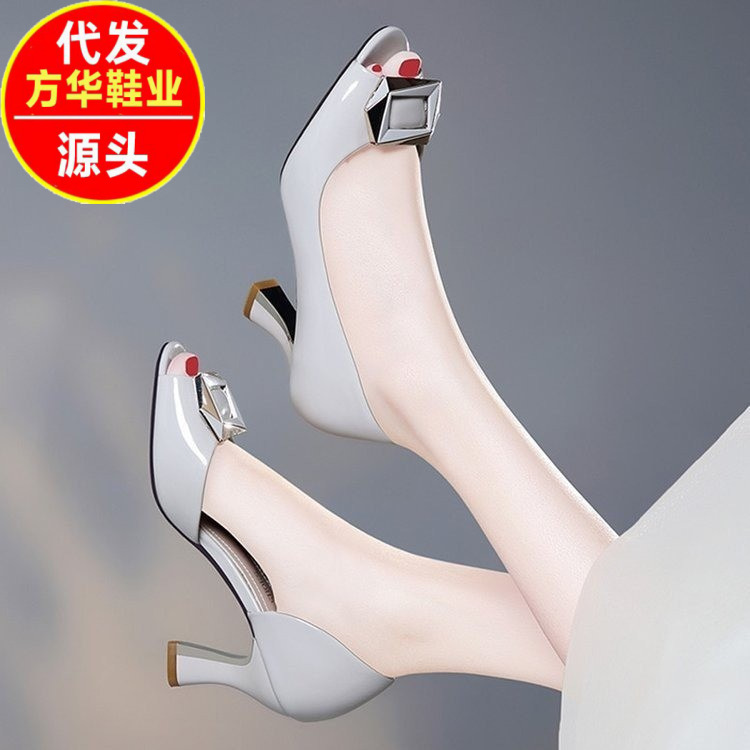 2026 Summer New Stylish Fashion Peep-Toe Sandals for Women, Versatile Outdoor Wear, Fairy-Style Mid-Heel, Durable High Heels 2026 Summer New Stylish Fashion Peep-Toe Sandals for Women, Versatile Outdoor Wear, Fairy-Style Mid-Heel, Durable High Heels