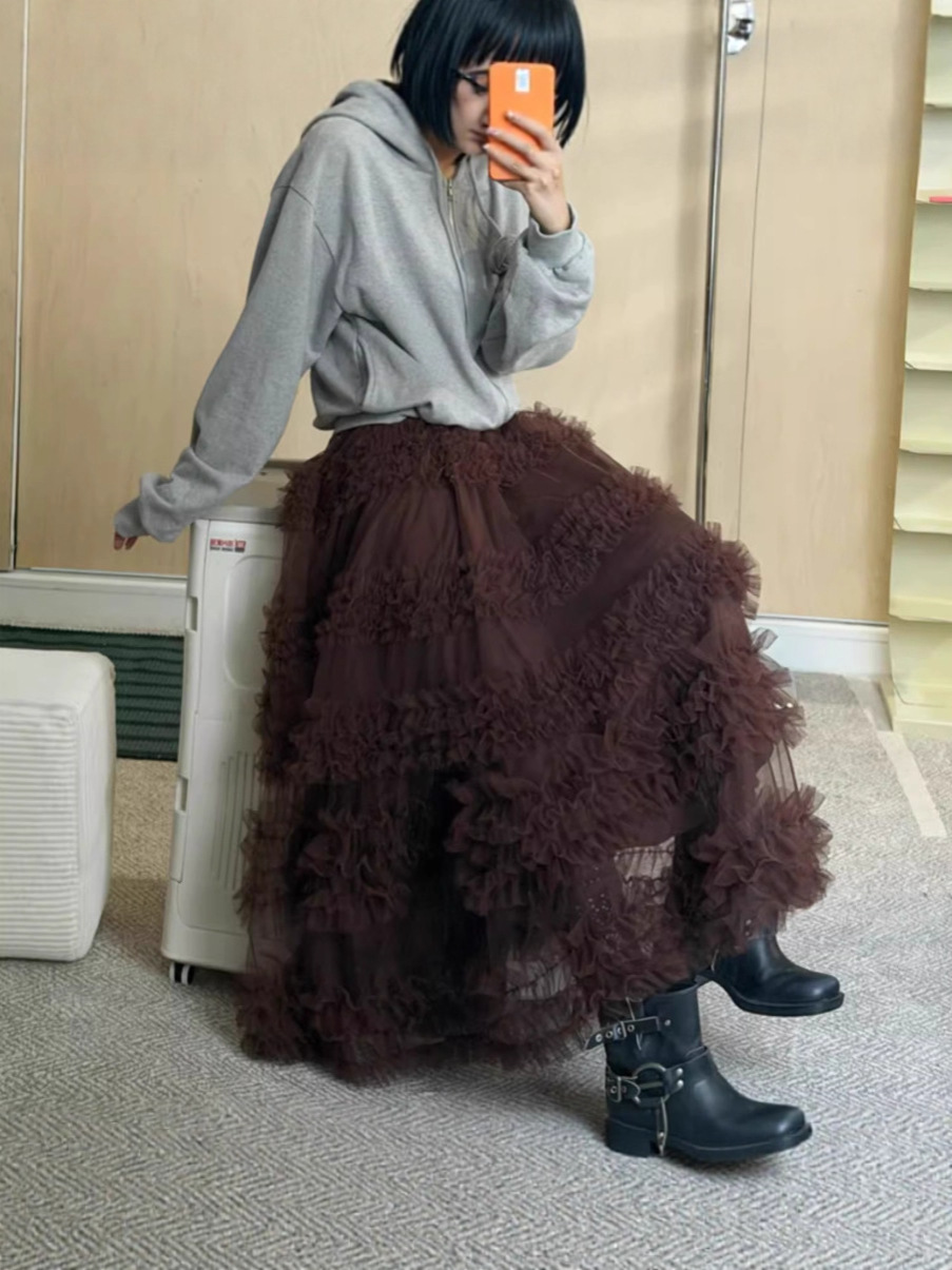 2025小衆アンドロメダの雰囲気感ロングスカート韓国系シンプルなネット糸は、ケーキを重ねてスカート4809を着ている