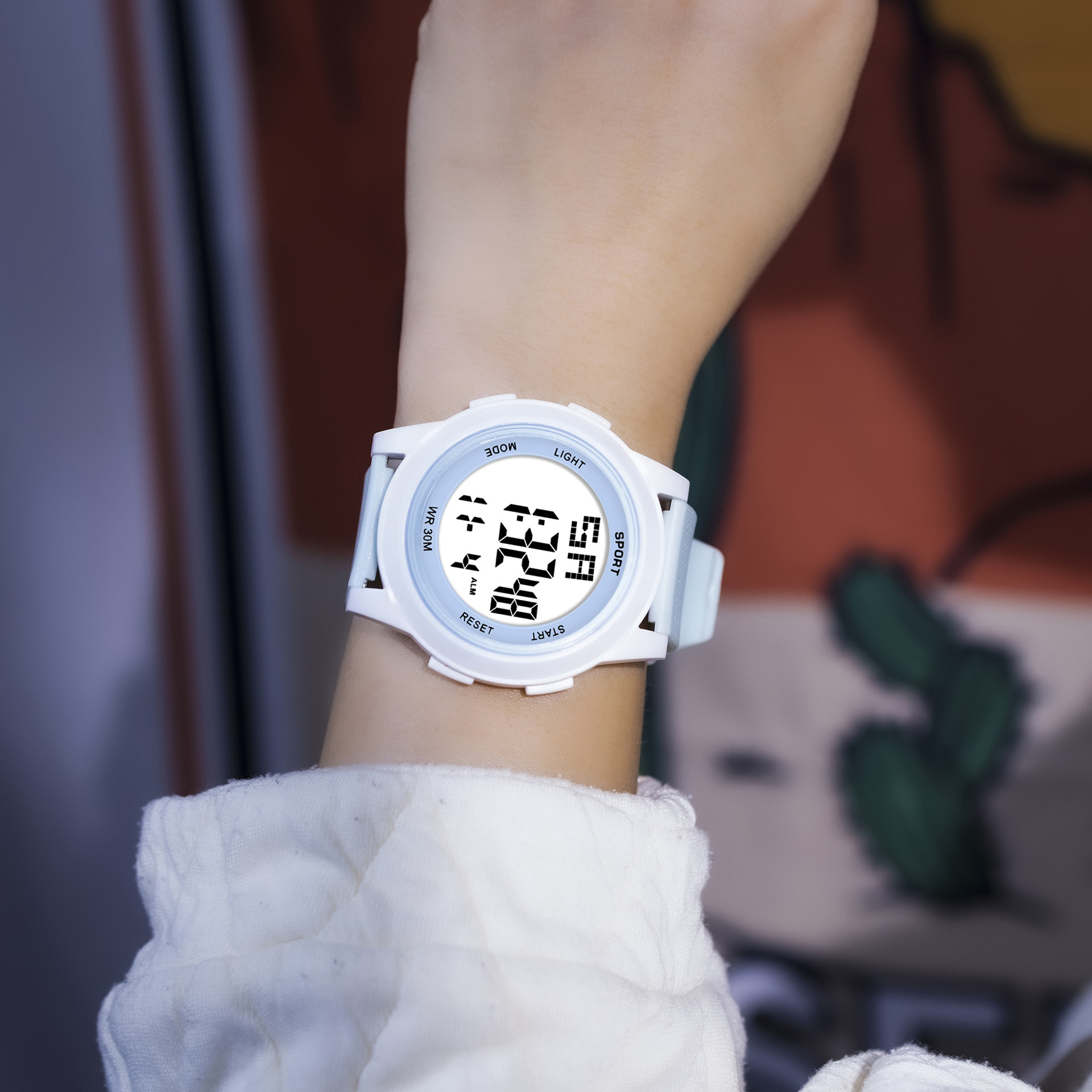 Nuevo reloj deportivo electrónico para estudiantes, estilo dulce y moderno, con diseño de macaron, para niñas de secundaria.
