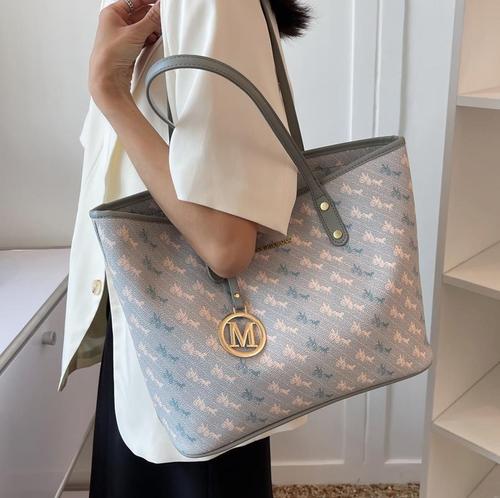 High-quality texture women's large capacity  new summer versatile simple shoulder bag for school commuting tote bag