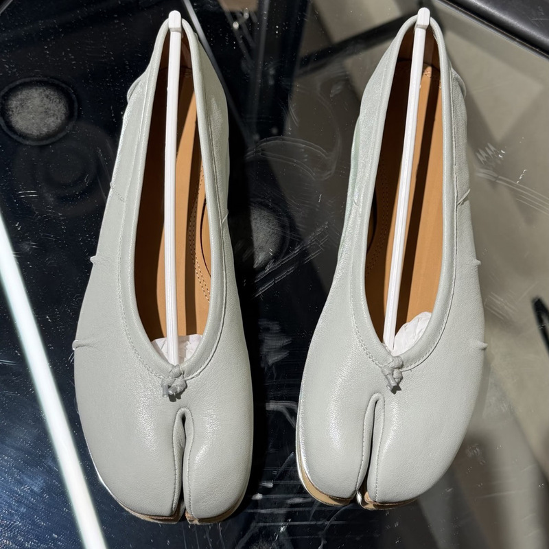 Authentic! Split-Toe Ballet Flats for Women, 2026 Summer New Casual Outdoor Flat Pig-Toe Shallow Shoes Authentic! Split-Toe Ballet Flats for Women, 2026 Summer New Casual Outdoor Flat Pig-Toe Shallow Shoes