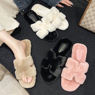 European Station Accessible Luxury Furry Slippers for Women 2024 Autumn and Winter New Style Letter Comfortable Flip Flops Internet Celebrity Outer Wear Cotton Slippers Trend