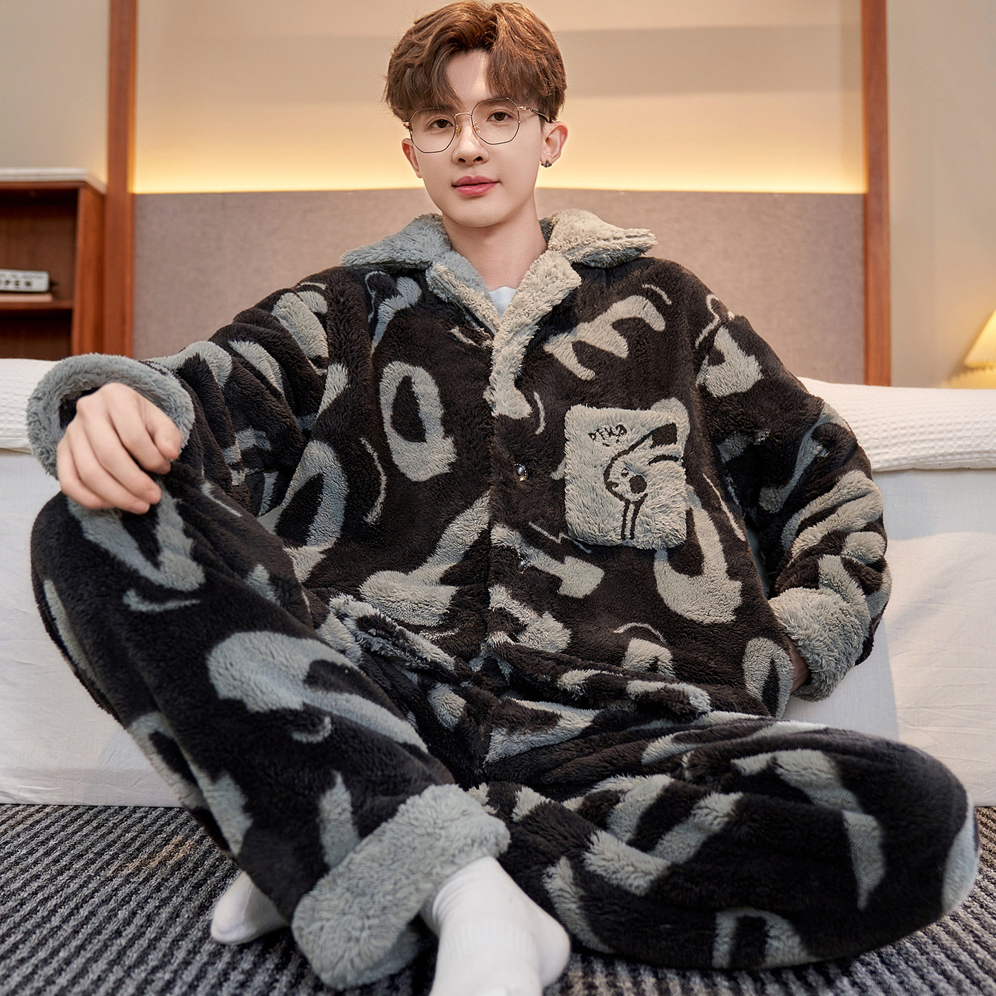 Men's Pajamas Autumn and Winter Coral Velvet Thickeneded Fleece-Lined Older Children Teenagers Students Flannel Winter Home Clothes Set