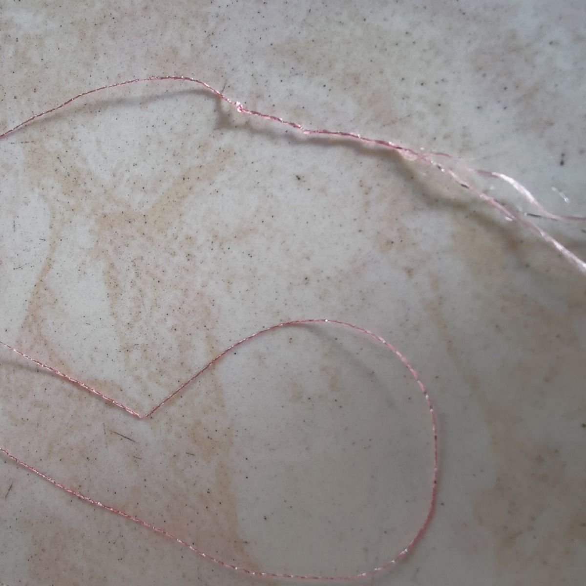 2股涤纶包覆浅亮金黑紫葱双色扁线带织纬纱用红黄蓝三彩捻股线