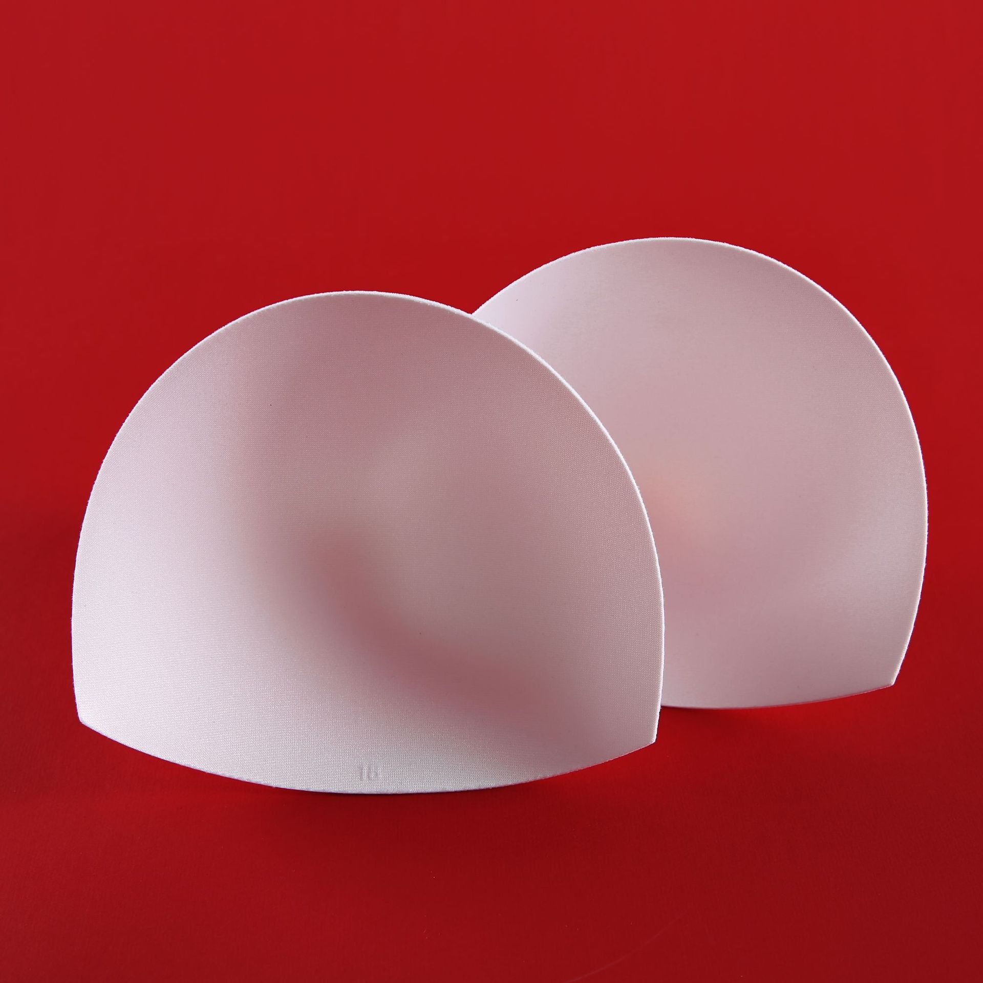 Europa y los Estados Unidos de talla múltiple cojín de pecho semicircular taza de belleza de espalda sostén chaleco ropa interior deportiva almohadilla esponja forrado delgado