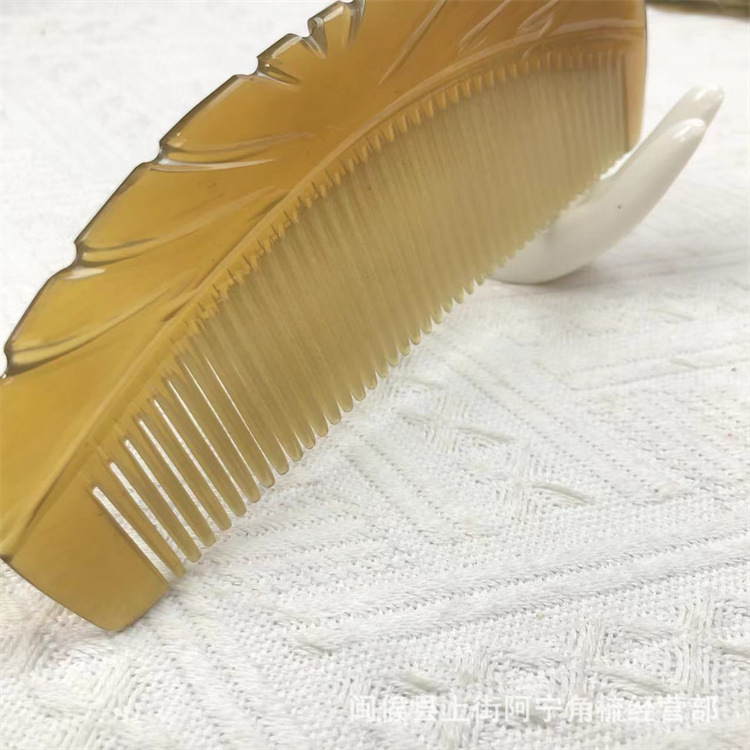 17cm Natural Horn Comb Meridian Massage Comb Wide Tooth Hair Comb for Home and Travel key features