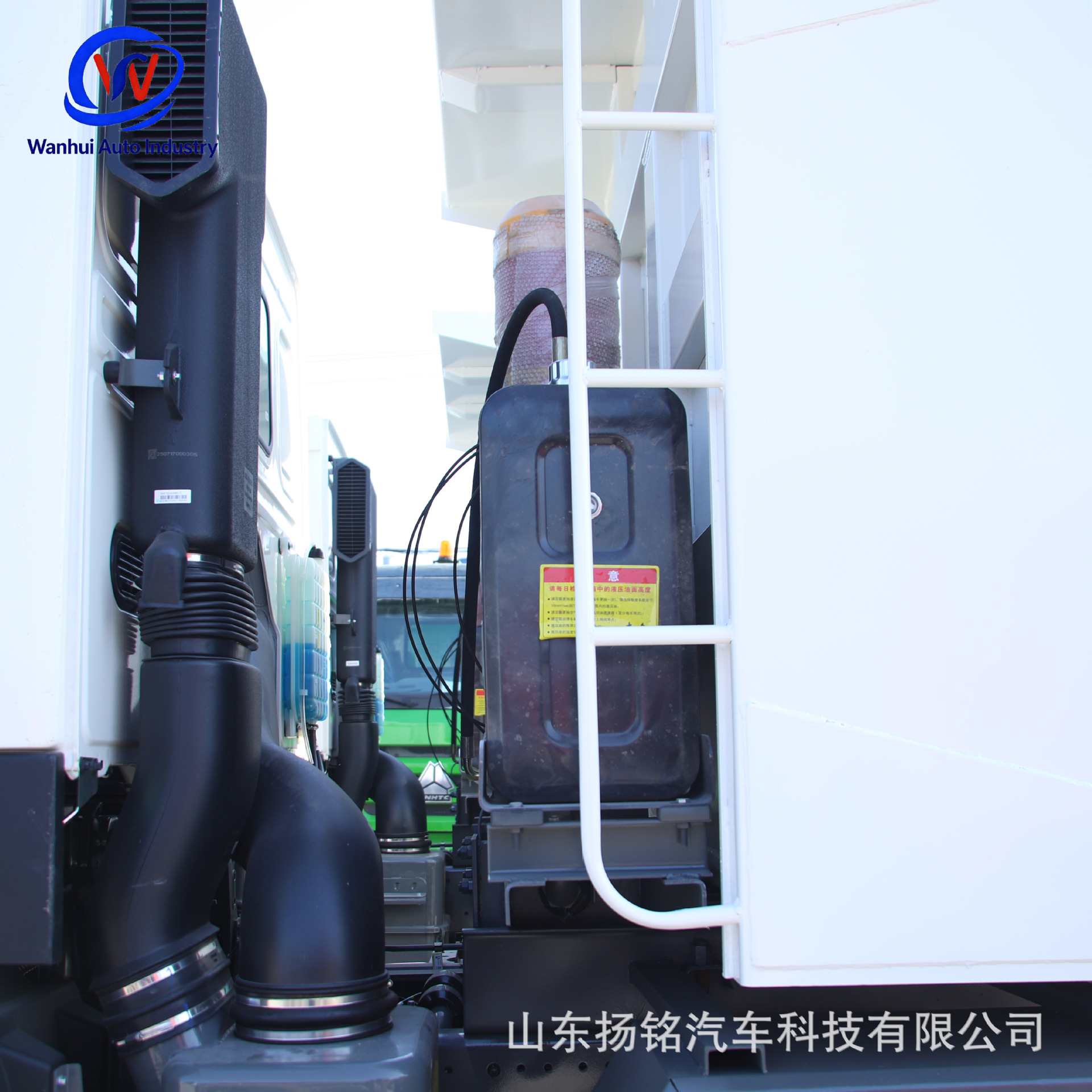 Export to Africa: Howo Dump Truck, 430 Horsepower, 8X4, Front Four-Wheel Drive, Heavy-Duty Engineering Vehicle for Earthwork Transport