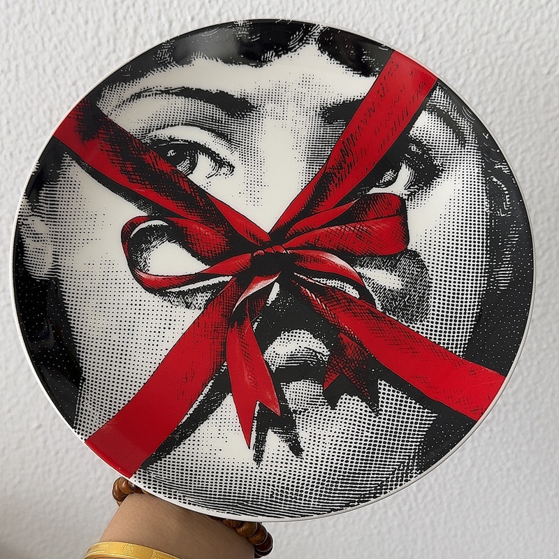 With bow, red