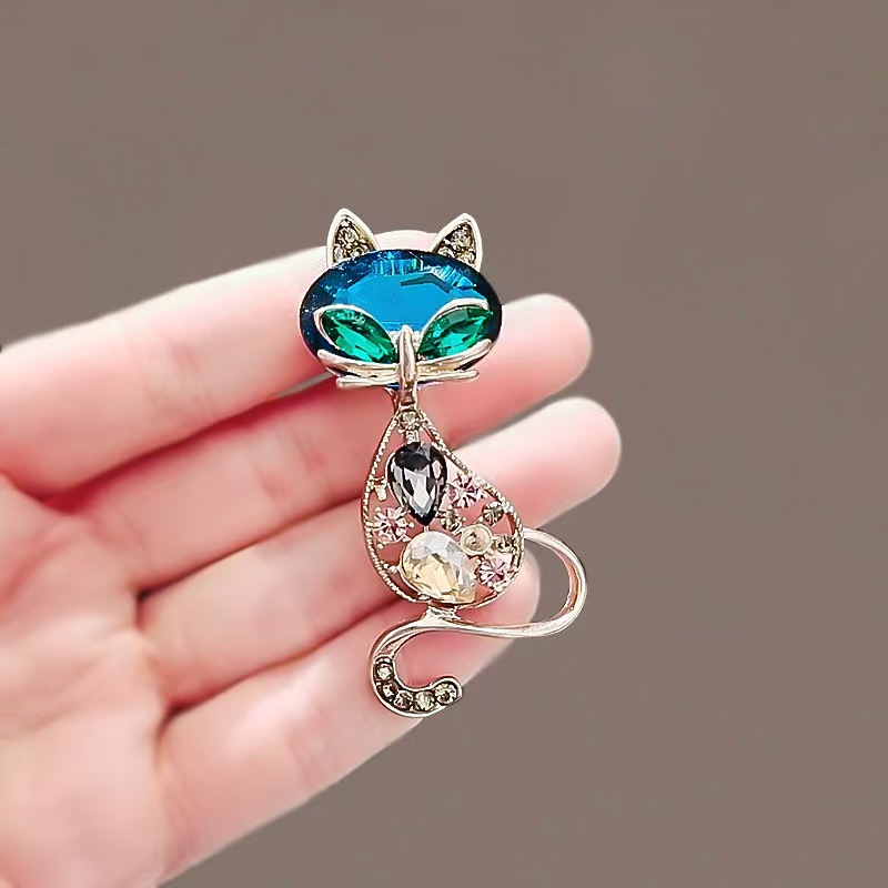 Cat Cute Brooch Women's High-end Sense Diamond-encrusted Metal Alloy Brooch Suit Corsage High-end Accessories Exquisite Pin