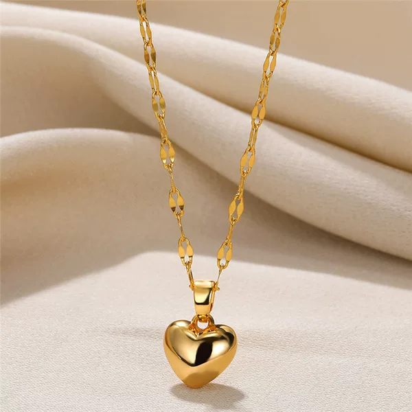 Minimalist Japanese and Korean Jewelry Fashion Versatile Electroplated Gold Peach Heart Necklace Accessories Women's Heart-Shaped Pendant Collarbone Chain for Girls