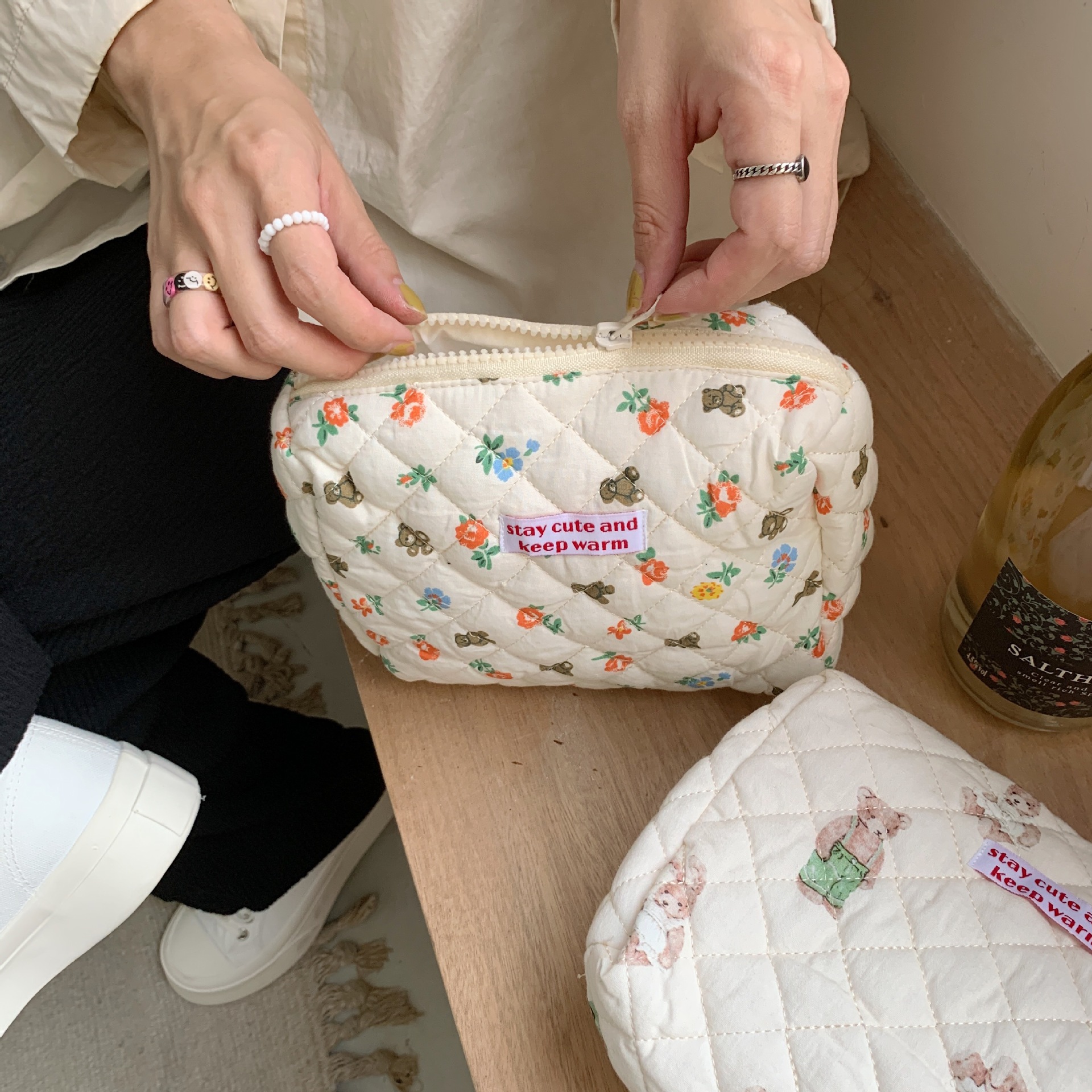 26275 ins Corea del Sur flor oso bolsa de cosméticos bolsa de lavado de viaje portátil de gran capacidad bolsa de almacenamiento de artículos diversos