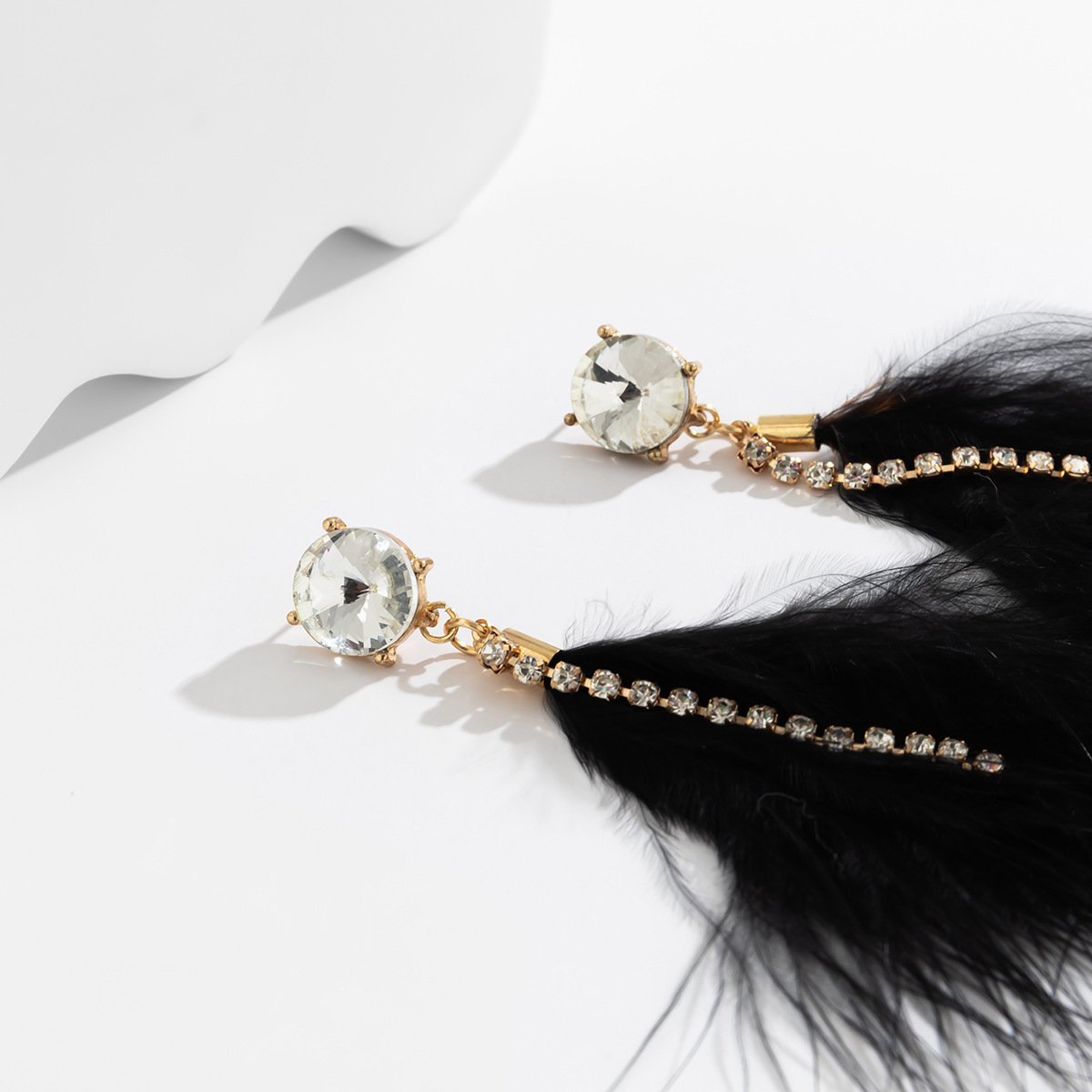 Wholesale Jewelry Streetwear Geometric Imitation Pearl Feather Drop Earrings display picture 1
