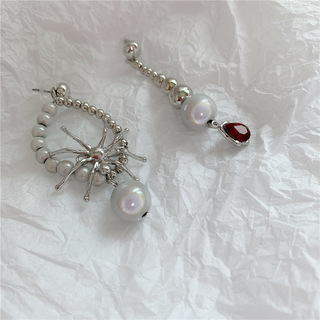 Retro Spider Luminous Beads Earrings display picture 5