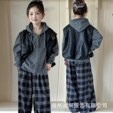 儿童套装2025秋款新品韩版男女童帅气皮马甲连帽毛衣格子裤三件套