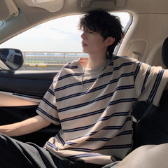 ストライプ半袖tシャツ男性モデル2025新型夏着日系レトロ青少年insカジュアル五分半袖