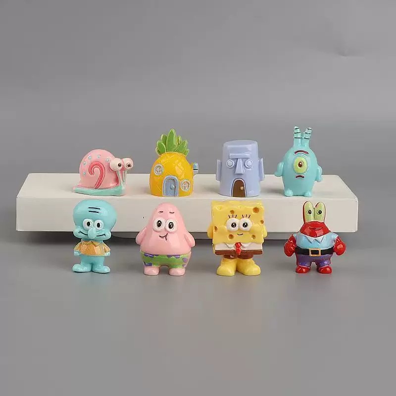 Creative and cute SpongeBob SquarePants figurines, car ornaments, decorative accessories, and small desk decorations for your car