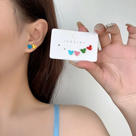 项链;耳环;手链