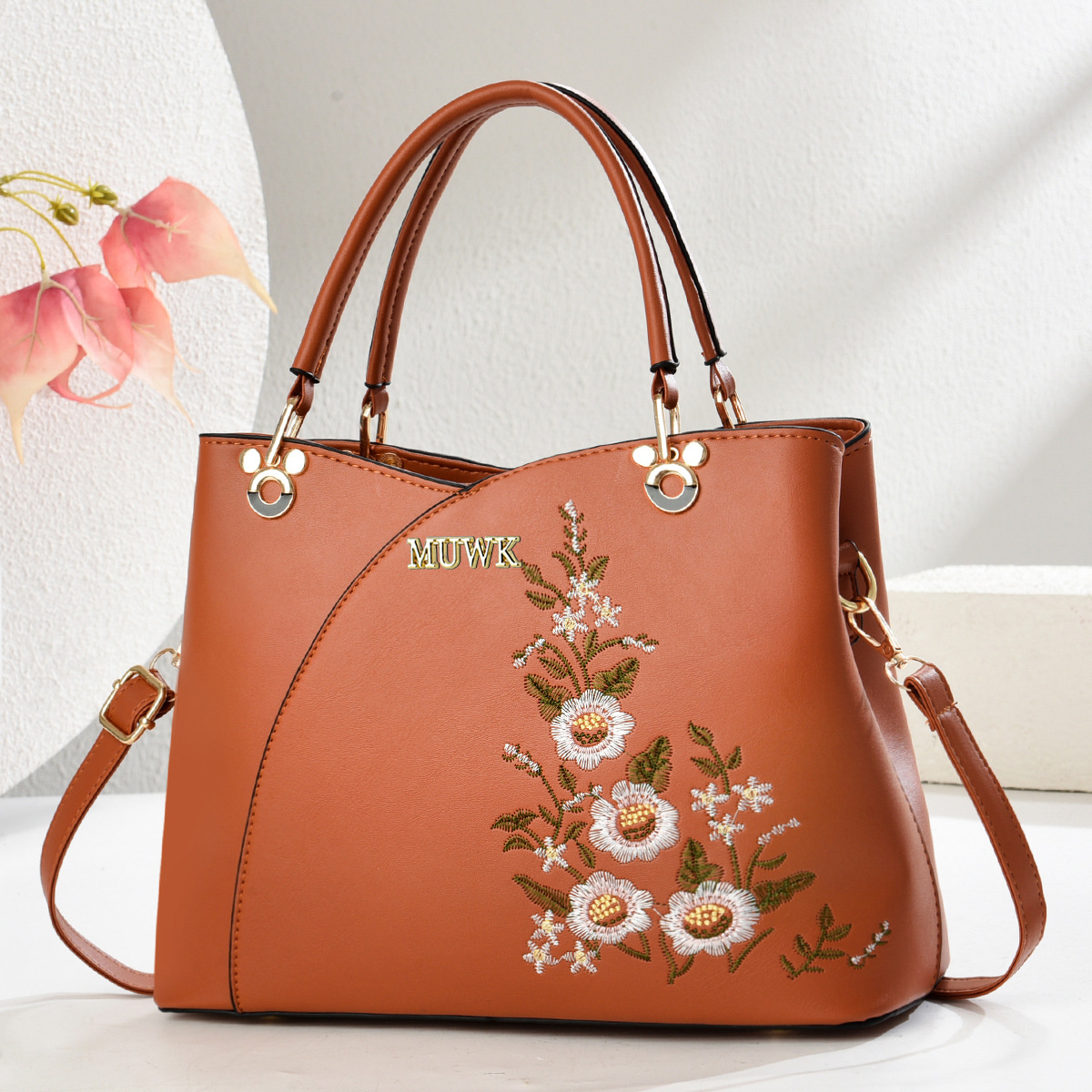 Bolsos de mujer con flores bordadas de fábrica, bolsos de mujer de tendencia de moda, bolsos de mensajero de un solo hombro con sentido de alta gama, bolsos de todo fósforo, mujeres image 10